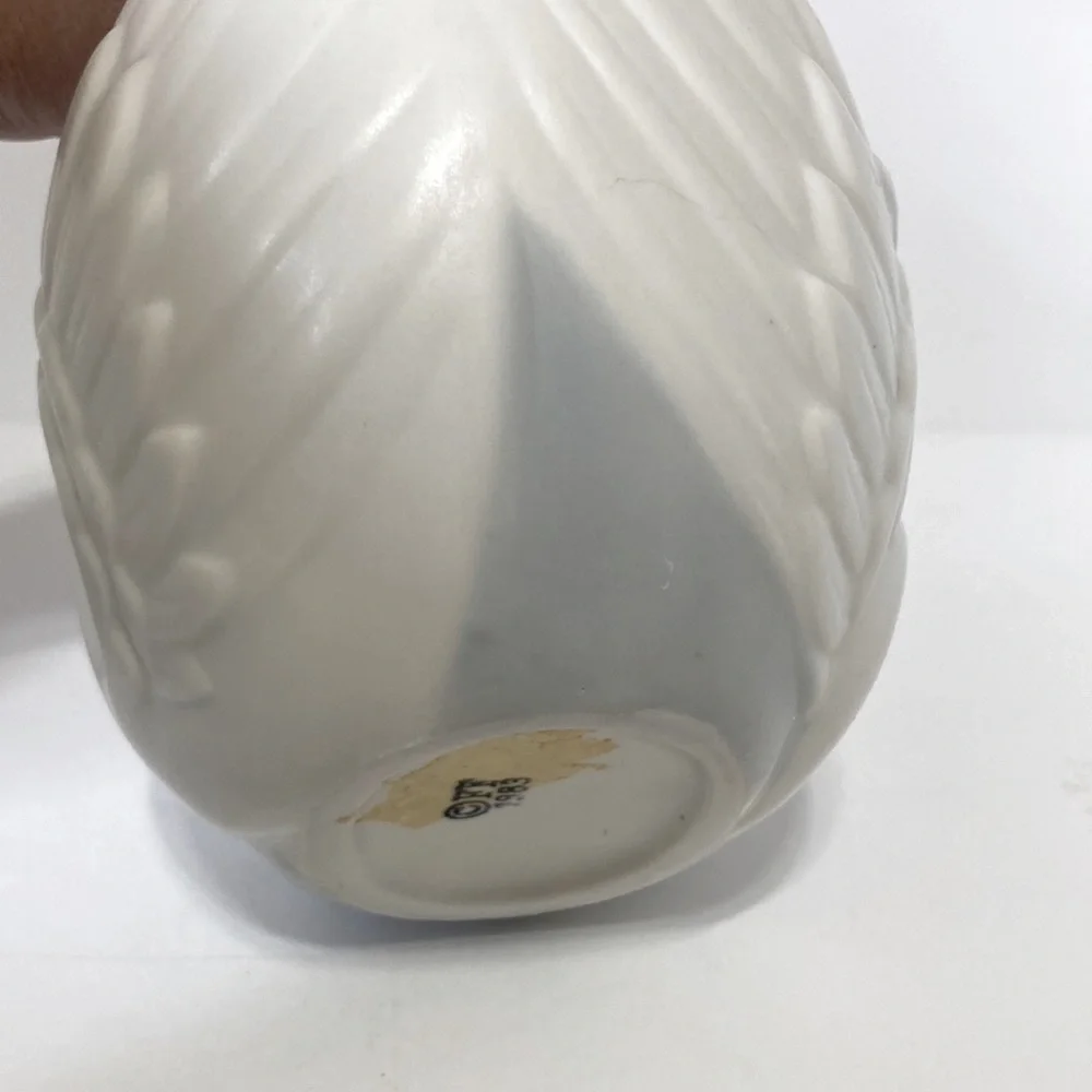 Vintage 1980s FITZ and FLOYD White Swan Handled Basket Bowl Porcelain Japan